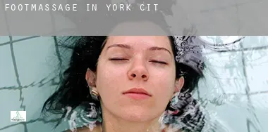Foot massage in  York City
